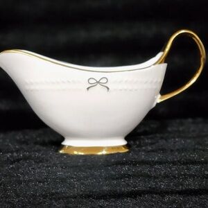 Yedi White Porcelain Gravy Boat with Gold Trim and Bow Detail